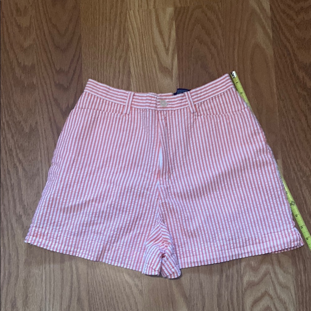 Woman’s  gap size  6 Peachy orange coral  and White Striped Shorts seersucker
